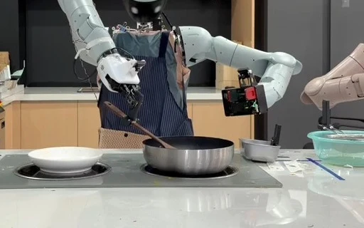 锅铲与锅内作业区域